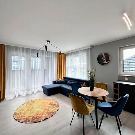 Апартаменты New Apart - Next To Sky Tower Вроцлав Экстерьер фото