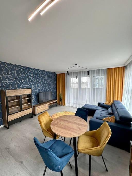 Апартаменты New Apart - Next To Sky Tower Вроцлав Экстерьер фото